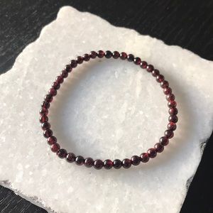 Garnet elastic stretch bracelet